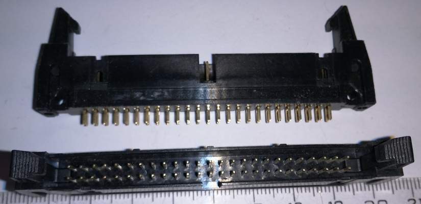 konektor IDC vidlice 50 pin (2x25) s vysouvacím mechanismem