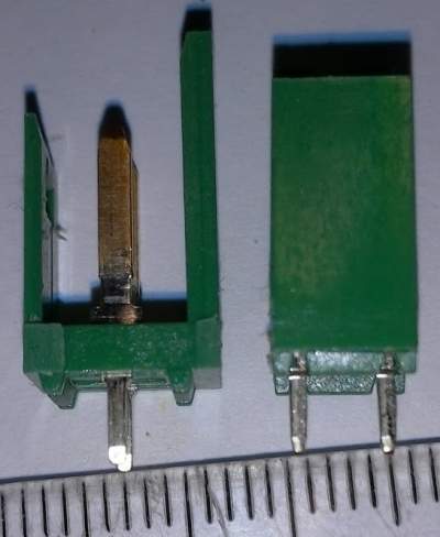 konektor 2pin TE  .. balení 55 ks za 50 Kč