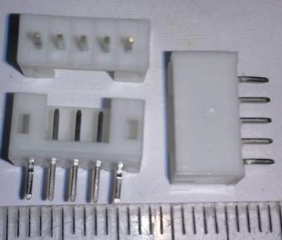 konektor 5pin JST  .. balení 53 ks za 50 Kč