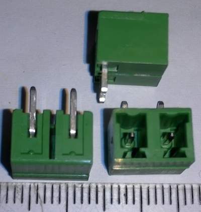 konektor 2pin   .. balení 60 ks za 100 Kč
