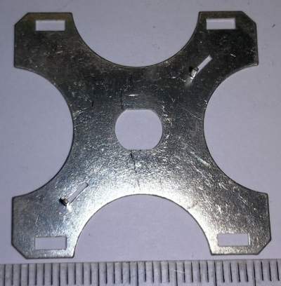 plech, spona k feritovému hrníčku P36