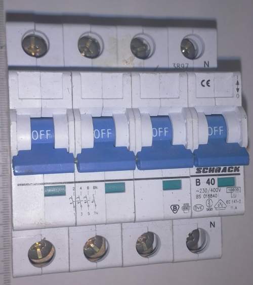 jistič 4-pol Schrack B40