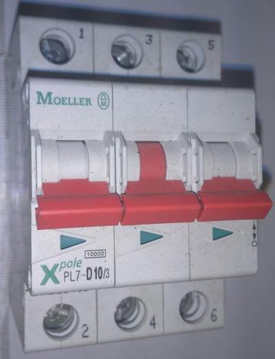 jistič 3-pol MOELLER Xpole PL7-D10/3