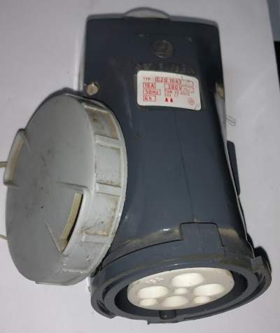 není skladem - zásuvka  380V, 4 kolíky - CZG1643 16A 50Hz 6h 380V