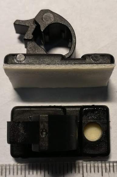 LPR5501 - plastový držák na kabel samolepící .. balení 20ks