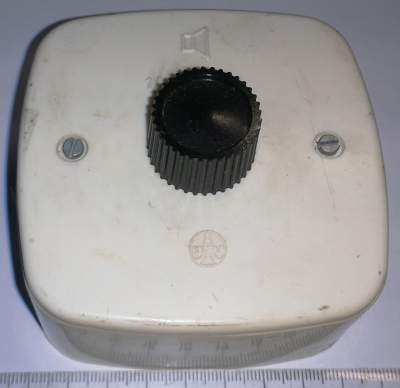 není skladem - přepínač rozhlasu po drátě, z demontáže