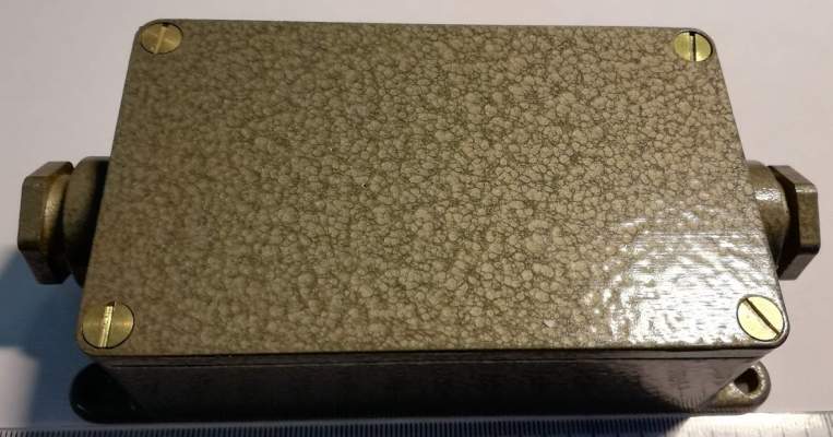 krabička jak z WN85202, ale bez popisu   .. cena na dotaz / price on request