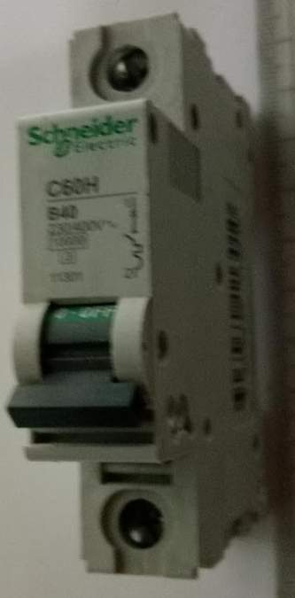 jistič C60H C10A Schneider