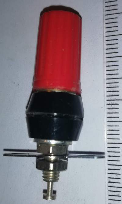 není skladem - zdířka panelová na banánek, červeno/černá ....  balení 5ks za 99 Kč