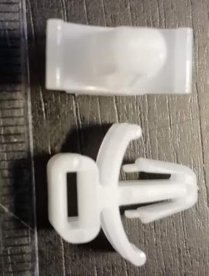 není skladem - 176-5034-1 - upevnění stahovacího pásku,  .. balení 39ks za 50Kč