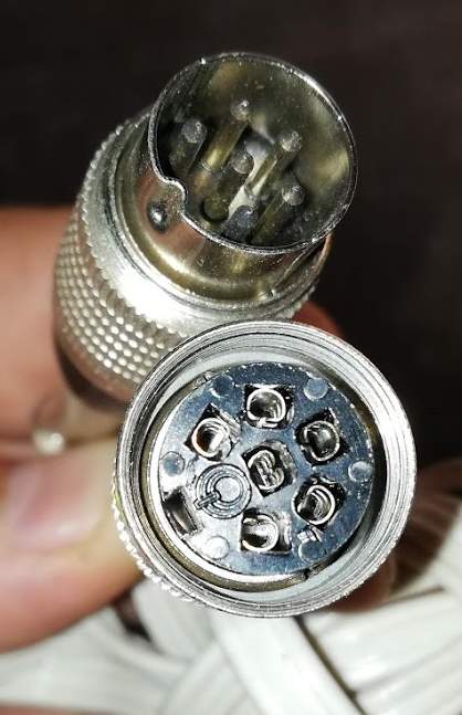 šroubovací konektor 6 pin, pár, na kabelu