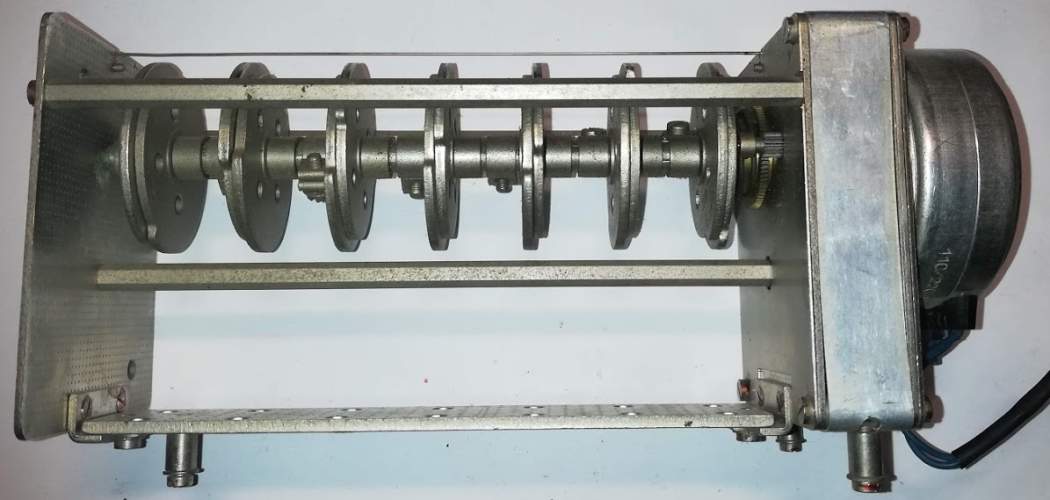 mechanismus programátoru s SMZ375 110/220V 50Hz, převodovkou  .. cena na dotaz / price on request