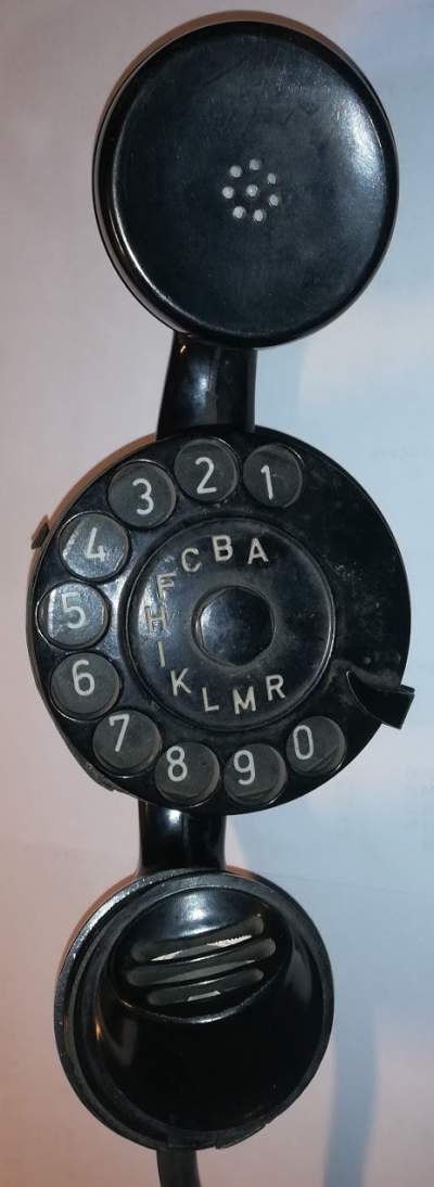 servisní telefon s číselníkem, nekompletní .. cena na dotaz / price on request