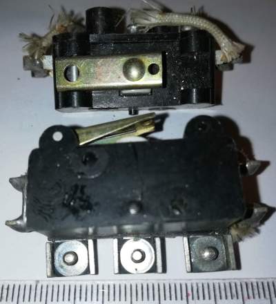 mikrospínač - neznámý typ, použitý .. cena na dotaz / price on request