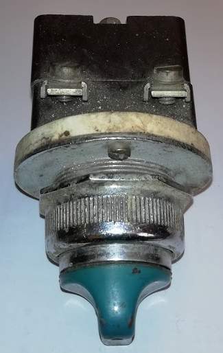 přepínač, 2 polohy, zelený, starší  .. cena na dotaz / price on request