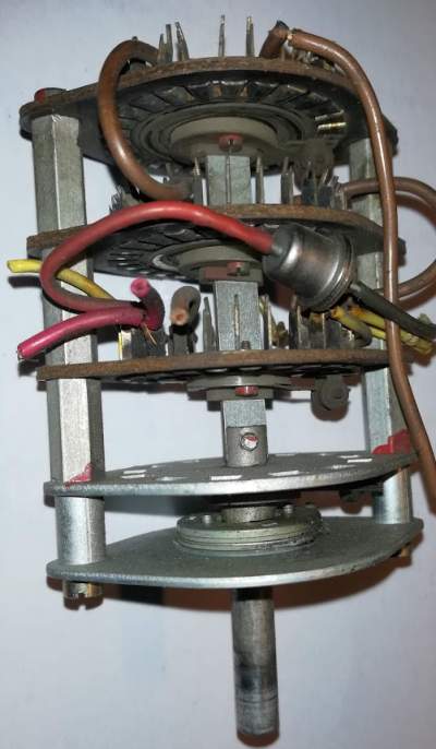 přepínač pertinax 3 patra, 26 poloh, pájený  .. cena na dotaz / price on request