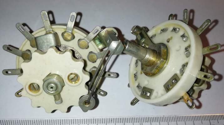 přepínač na keramice, 3polohy, pájené .. cena na dotaz / price on request