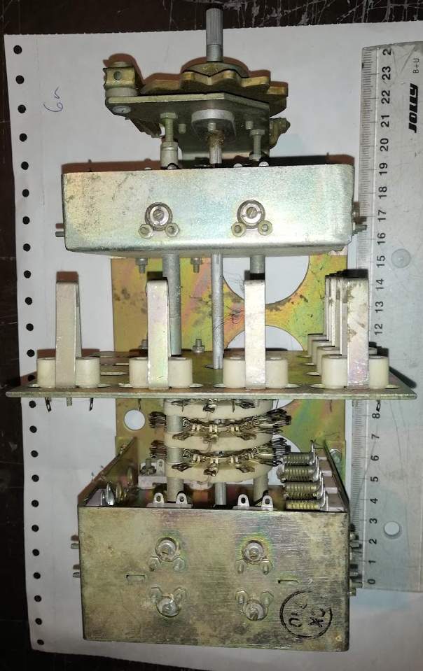 přepínač krystalů 7x, 14ks ladících C .. cena na dotaz / price on request