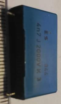 C 4n7 J 2000V ES .. balení 4ks za 29Kč