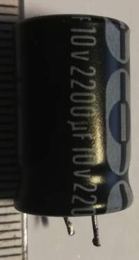 C 2200uF 10V 85°C JAMICON pájené   .. balení 100ks za 99Kč