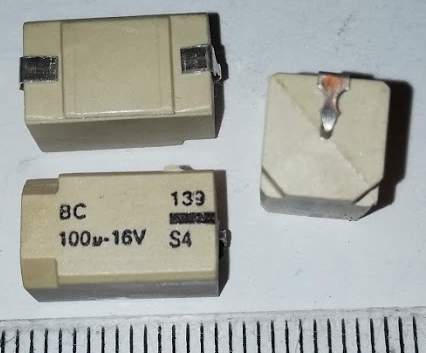 C 100u/16V SMD    .. balení 45ks za 20Kč