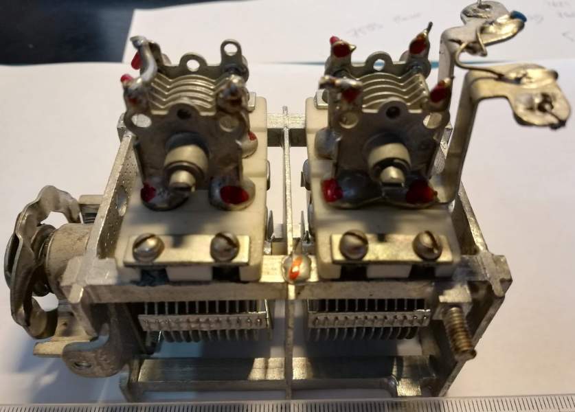 ladící kondenzátor, zachovalý, 2 sekce + 2 doladovací   .. cena na dotaz / price on request