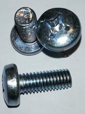 šroub M6x16,  křížová hlava .. balení 200ks za 60Kč