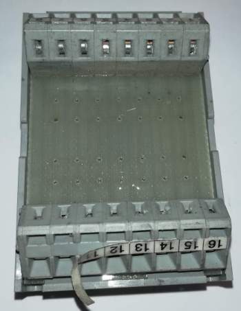 modul  na DIN lištu, na rozebrání