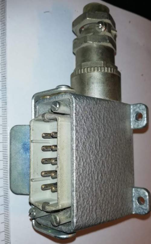 konektor 10pin samec, použitý