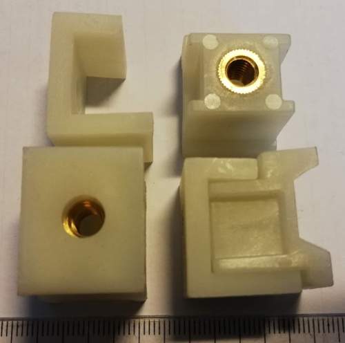 izolační sloupek ( 8060385+8060384), asi teflon  .. balení 10ks