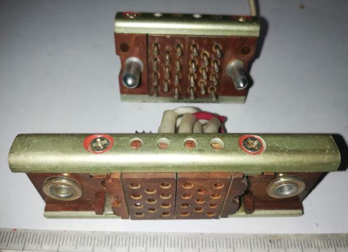 konektor pár PG1B-2G4T-V + PS1B-2S4T-V, starší, pájený  .. cena na dotaz / price on request