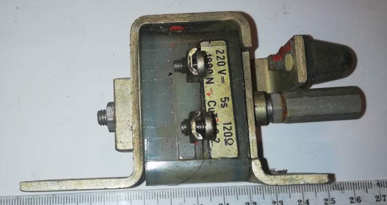 elektromagnet 220Vss 5s 120 ohm 1880N, z demontáže  .. cena na dotaz / price on request