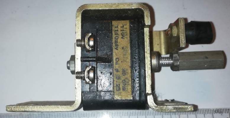 elektromagnet 110Vss 40 ohm , z demontáže  .. cena na dotaz / price on request