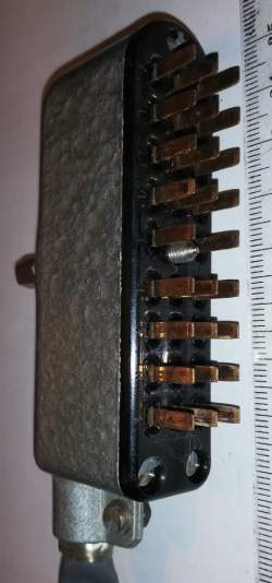 konektor 26pin v krytce, samec, NEzlacený,  použitý  .. cena na dotaz / price on request