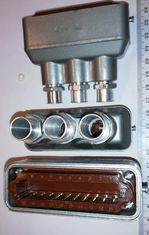 konektor 20 pin v krytce   .. cena na dotaz / price on request