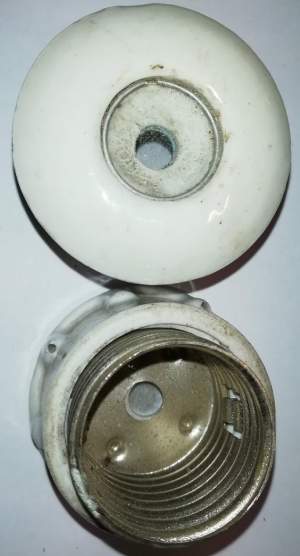 pojistková hlavice E33 bez sklíčka, špinavá z demontáže