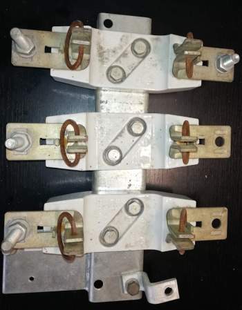 modul s pojistkovými spodky 3x PSH02 660V 400A  ..   špinavý z demontáže