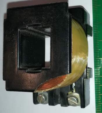 cívka ke stykači K25E 220V 50Hz (klepnutá)