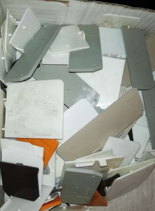 MIX bočnic od svorek WAGO, WEIDEMULLER, ZPA, .. balení 100ks za 50Kč