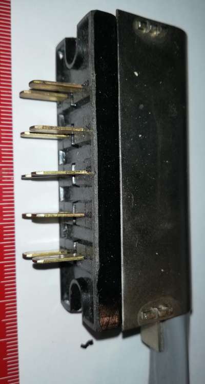 konektor 10pin, samec v krytu, použitý