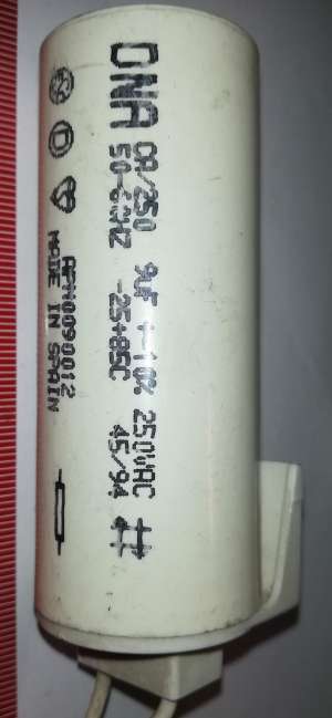 DNA APN0090012 - 9uF 250V 50Hz, starší