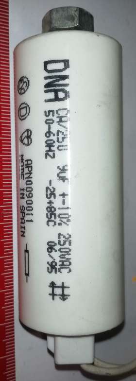 DNA APN0090011 - 9uF 250V 50Hz, starší