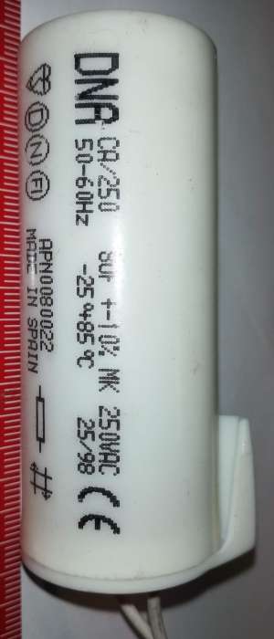 DNA APN0080022 - 8uF 250V 50Hz 10%, starší