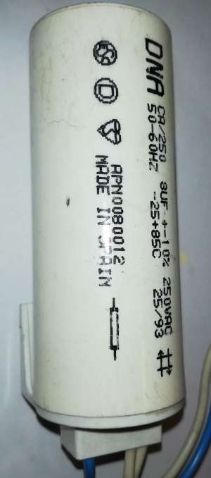 DNA APN0080012 - 8uF 250V 50Hz 10%, starší