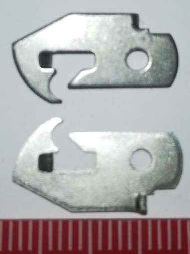 úchytka s prolisy - Rasthebel  f. anlasser  .. balení 200ks za 50Kč