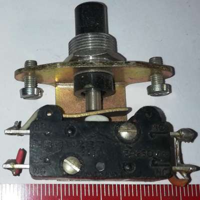 mikrospínač CROUZET, použitý