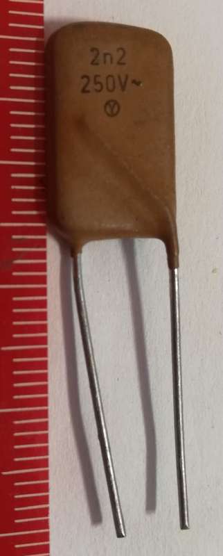 C 2n2 250V  .. balení 50ks za 90Kč