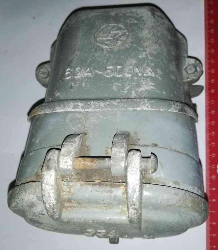 zásuvka 60A 500Vstř ,   stará, použitá