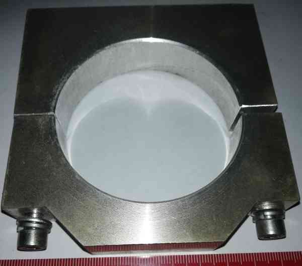 hliníková objímka, z demontáže, vnitřní průměr 70mm, 100x100mm, tloušťka 20mm