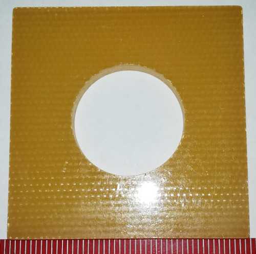 izolace, destička 45x45x4mm s otvorem 23mm, sklotextit .. balení 21ks za 45Kc